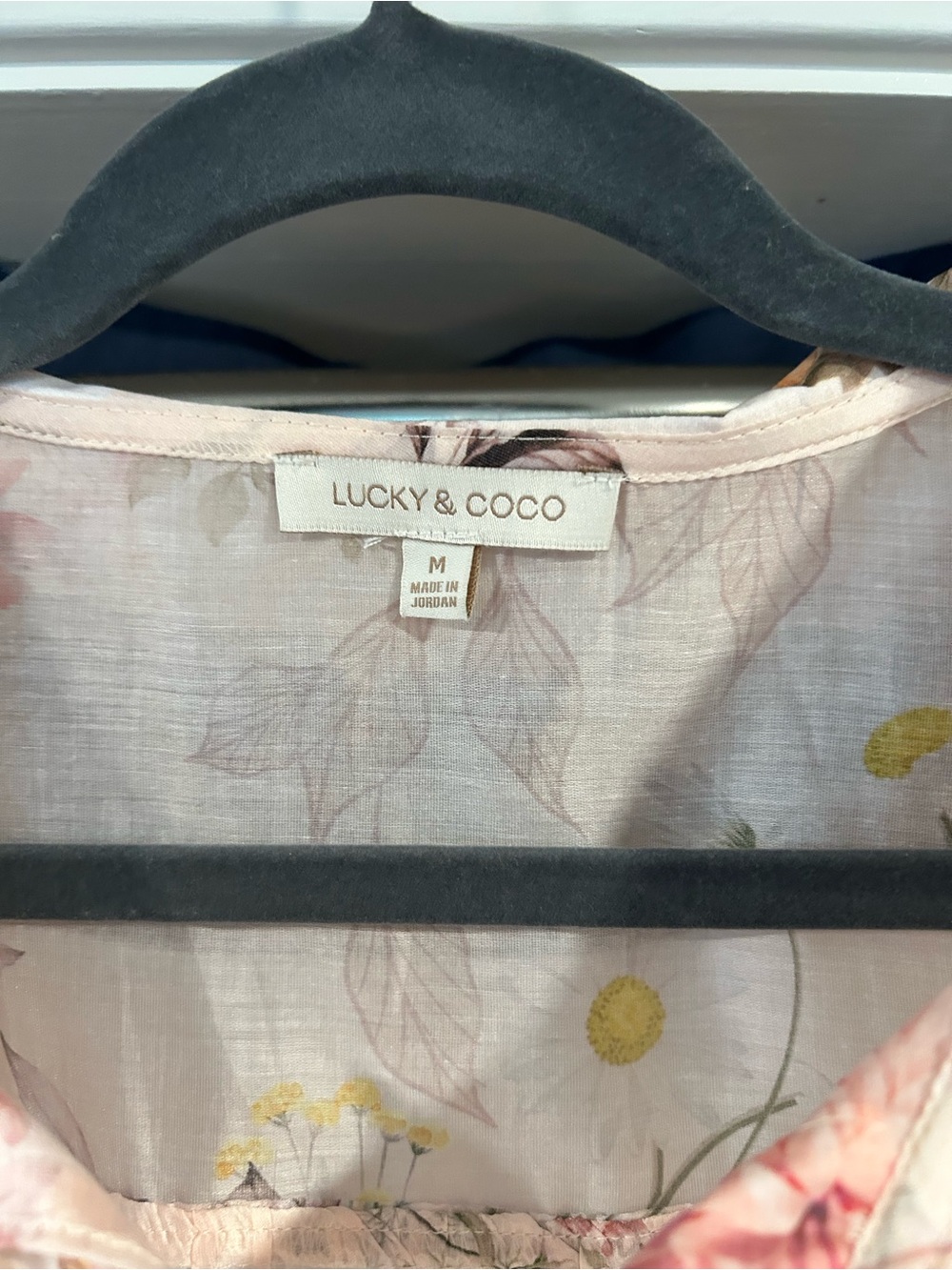 Light Pink Floral Ruffle-Collar Blouse - Picture 4 of 4